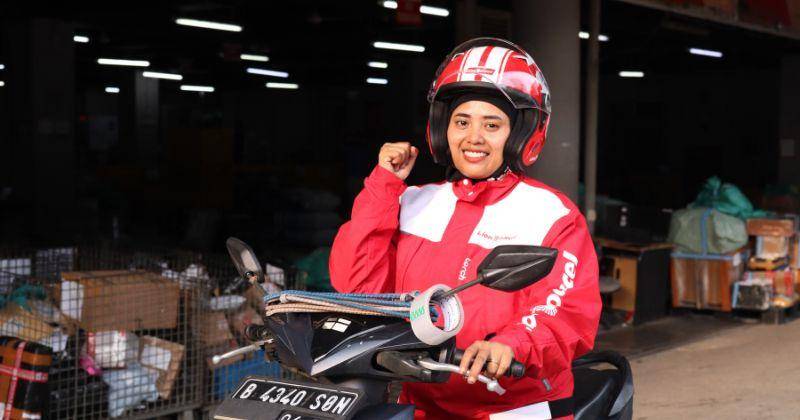 Kisah Kurir Perempuan Menembus Batasan Gender
